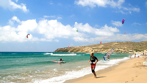 Prasonissi'de Kite Surf ve Rüzgar Sörfü